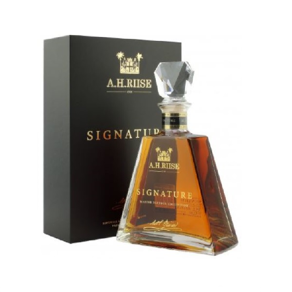 A.H. Riise Signature 43,9%vol. 0,7 Liter