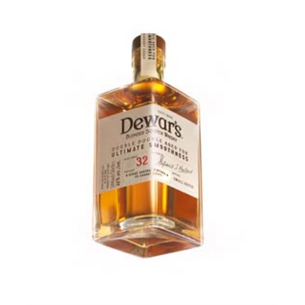 Dewars 32 Years Quadruple 0,5 Liter 46%vol. Dewars 32 Years Quadruple 0,5 Liter 46%vol.