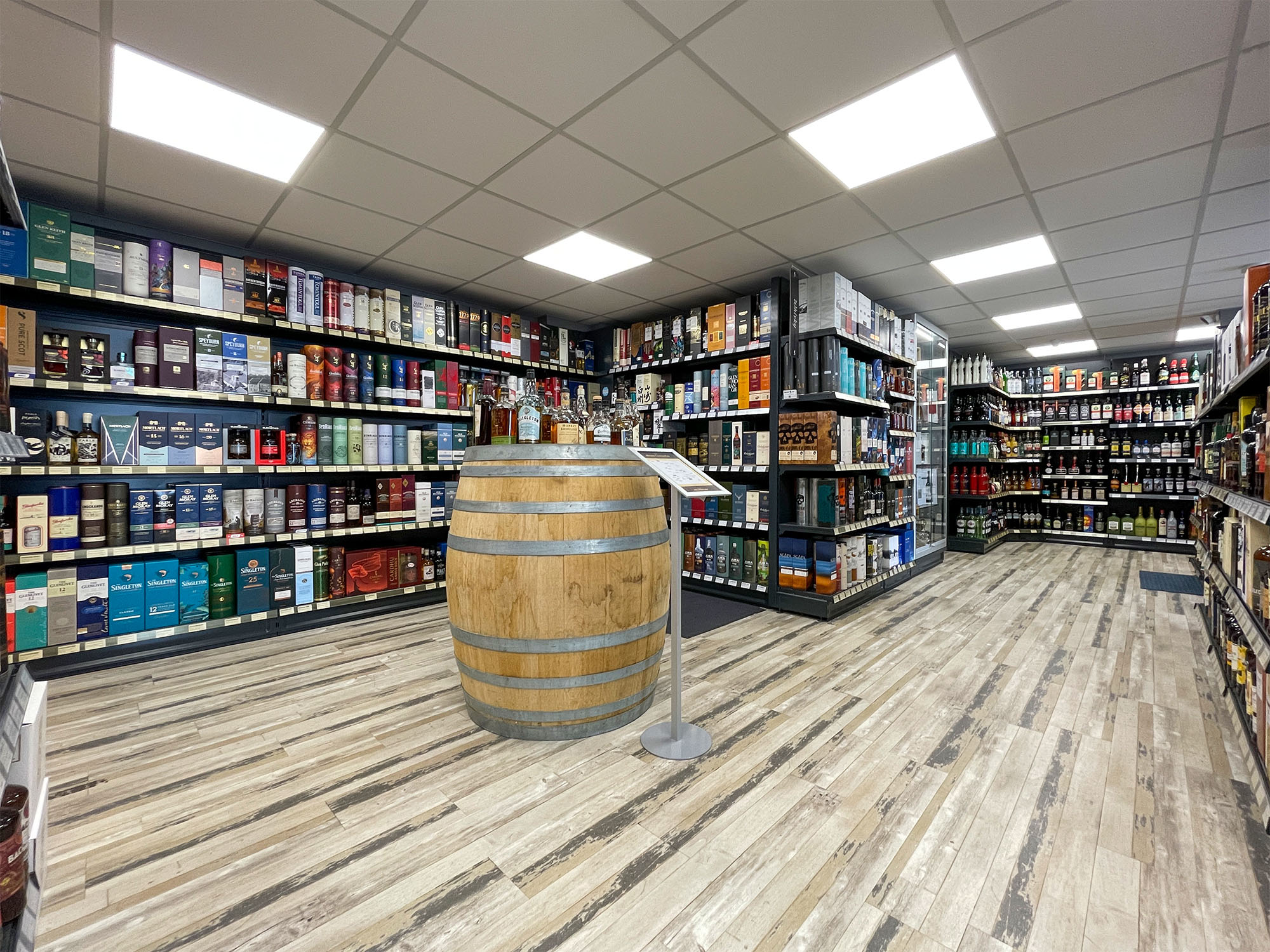 Geschäft auf Helgoland Whiskyabteilung
