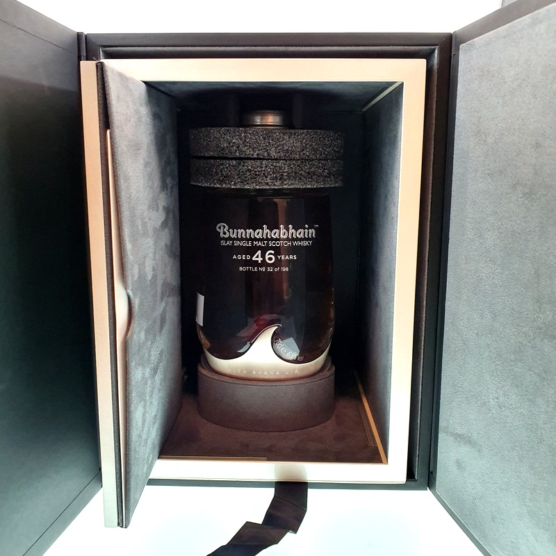 Bunnahabhain 46 Years 0,7 Liter 41,8%vol. Bunnahabhain 46 Years 0,7 Liter 41,8%vol.